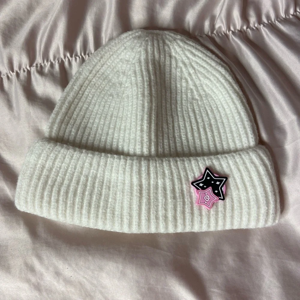 Beanie with decal - Picture 1 of 3